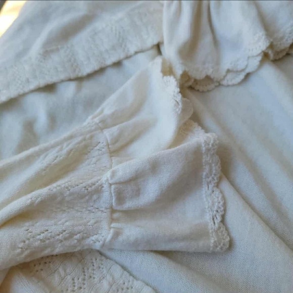 Women's White Hooded Robe - Picture 6 of 8